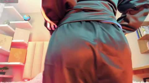     online show from February 20, 12:04 pm