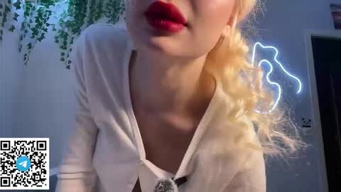 Snapshot of meganfoxys chatting on September 9, 9:09 am Jenny online show from September 9, 9:09 am