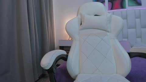 Megan Queen online show from April 6, 12:28 pm