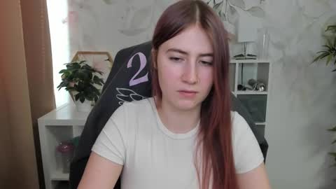 Snapshot of meganx_candy chatting on February 12, 1:49 pm Megan online show from February 12, 1:49 pm