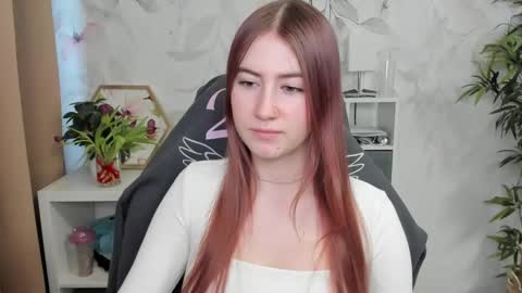 Snapshot of meganx_candy chatting on February 21, 6:29 am Megan online show from February 21, 6:29 am