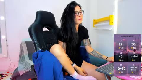 Juli online show from April 11, 4:10 pm