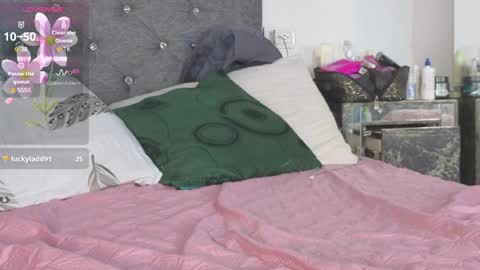 Meghan  online show from April 5, 9:36 pm