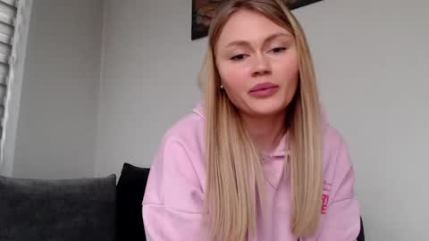 Melania online show from March 8, 11:56 am