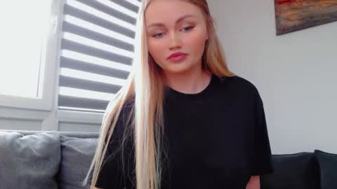 Melania online show from March 16, 12:09 pm