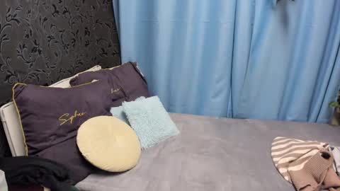 Melanie online show from November 18, 8:59 am