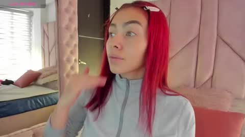 Melanie roux  online show from November 4, 11:48 am