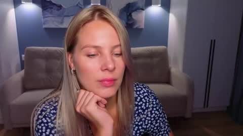 Snapshot of melaniebennett chatting on October 7, 6:18 am Melanie Bennett online show from October 7, 6:18 am