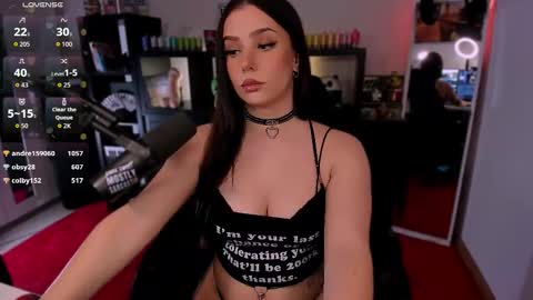 Melanie  online show from November 9, 8:05 pm