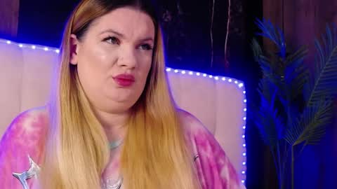 melanniebrown online show from April 3, 4:43 am