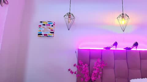 Melannyy 3 online show from May 8, 5:32 am