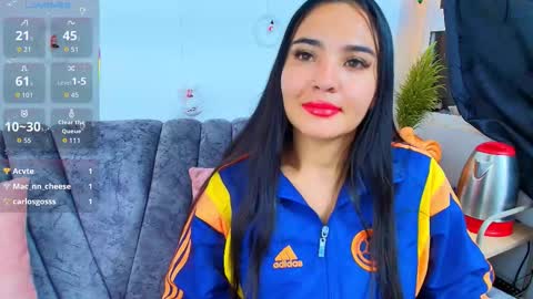    Independent model online show from December 20, 5:44 am