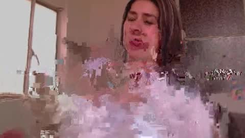 Melinda online show from April 3, 7:45 pm