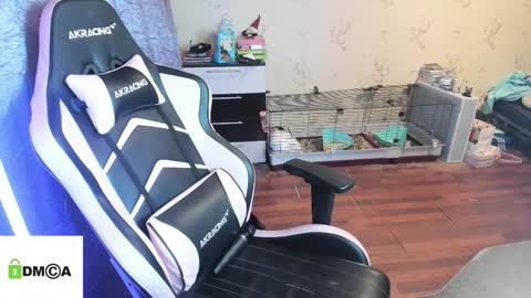 melisanilson online show from March 6, 9:54 pm