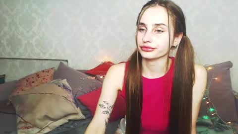 melisareu online show from December 15, 5:10 pm