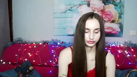 melisareu online show from December 19, 6:23 am