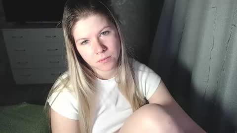Melissa  Ray online show from January 24, 2:28 am