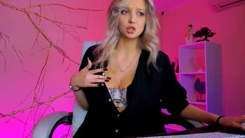 Melissa online show from November 28, 12:41 pm