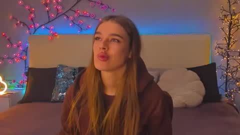 Snapshot of melissacrayzy chatting on October 20, 6:05 am MelissaCrayzy online show from October 20, 6:05 am
