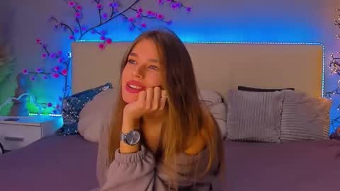 Snapshot of melissacrayzy chatting on October 19, 5:53 am MelissaCrayzy online show from October 19, 5:53 am