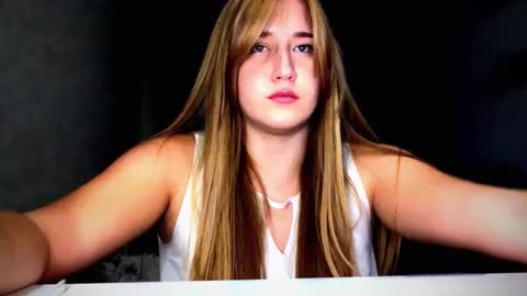 melissalii online show from October 9, 4:11 pm