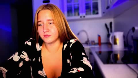 melissalii online show from September 19, 12:37 pm