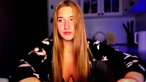 melissalii online show from September 24, 1:54 pm