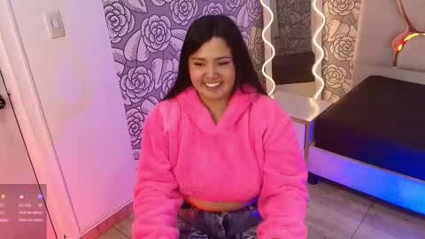Snapshot of mellani_tay chatting on February 23, 3:07 am Mellani  online show from February 23, 3:07 am