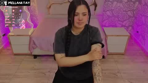 Snapshot of mellani_tay chatting on October 1, 3:44 am Mellani  online show from October 1, 3:44 am