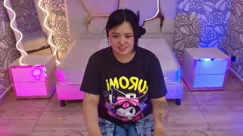 Snapshot of mellani_tay chatting on March 5, 3:18 am Mellani  online show from March 5, 3:18 am