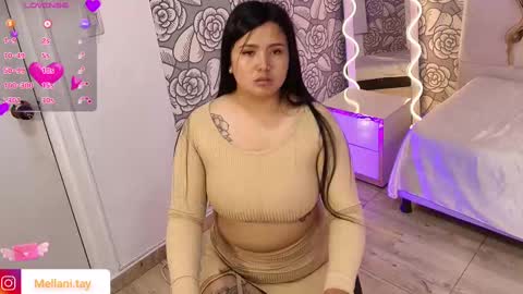 Snapshot of mellani_tay chatting on February 21, 3:23 am Mellani  online show from February 21, 3:23 am