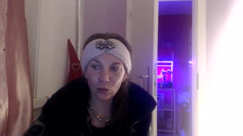 Melli online show from December 14, 9:42 pm