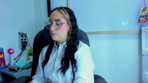 melodygirl__2 online show from September 9, 10:31 pm