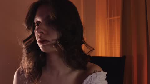 melody  online show from December 15, 3:31 pm