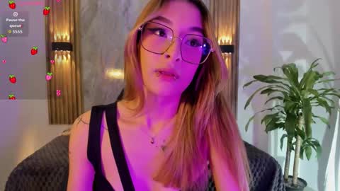 melodylanee online show from February 24, 11:20 am