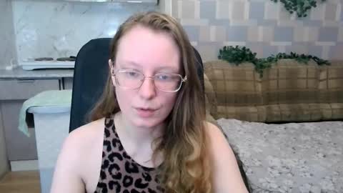 Snapshot of meowcr chatting on October 25, 3:19 pm meowcr online show from October 25, 3:19 pm