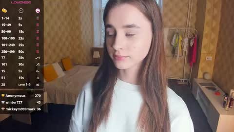 Julie online show from November 17, 9:10 am