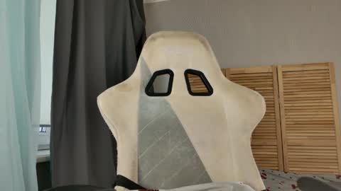 Mia online show from February 28, 5:29 am