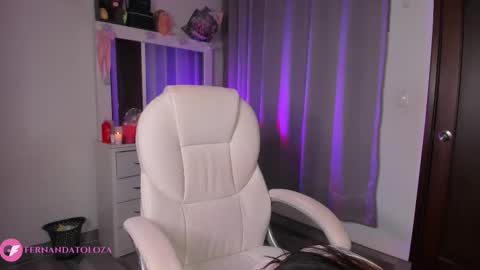 instagram fernandatoloza01  online show from November 21, 2:35 am