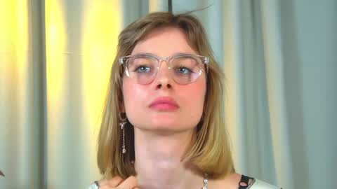 Merlin online show from April 11, 6:33 pm