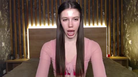 Snapshot of merry_sweets chatting on February 3, 8:35 pm Emilia online show from February 3, 8:35 pm