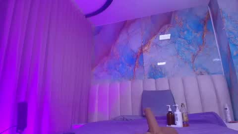 Emi online show from March 17, 7:29 pm