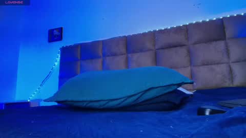 Emi online show from September 29, 8:36 pm