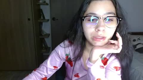 Mia online show from March 26, 4:58 am