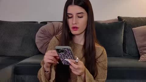 Freya Allen online show from March 30, 7:24 pm