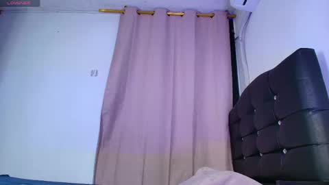 Mia online show from May 15, 11:18 pm
