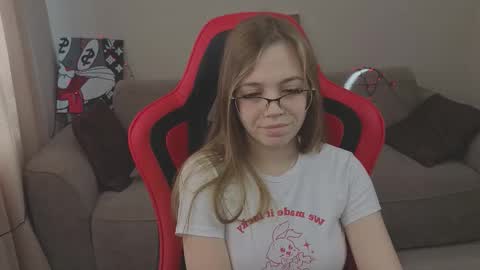 Snapshot of mia_dixson chatting on October 12, 7:22 am Mia online show from October 12, 7:22 am