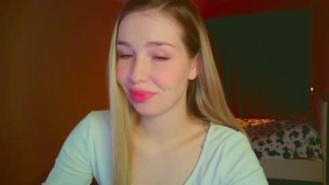 Mia online show from February 6, 2:33 am