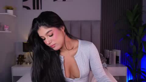 Mia  online show from June 4, 12:42 pm