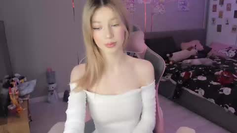 MIA HELP ME REACH 100 LIKES online show from February 19, 3:16 pm